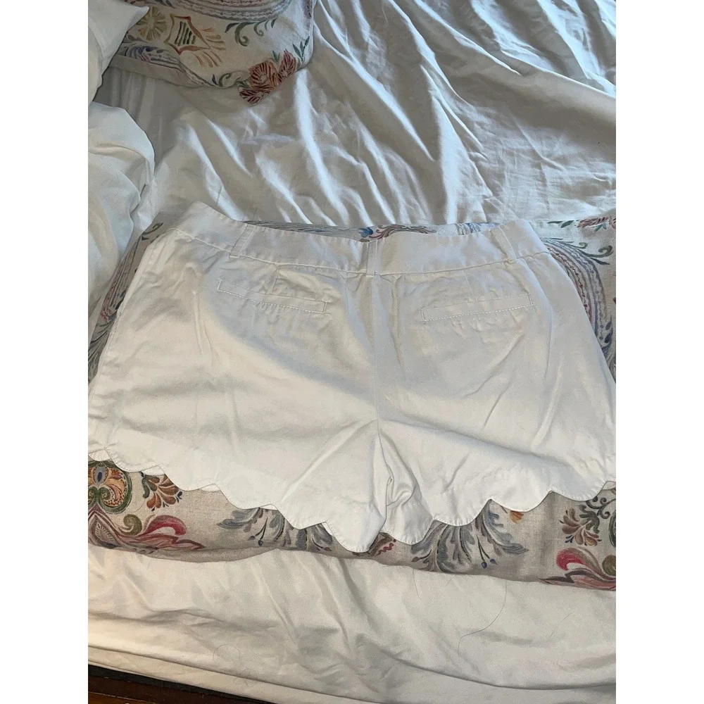 Ann Taylor LOFT Riviera Shorts White Scalloped Hem Cotton Twill Womens Size 10